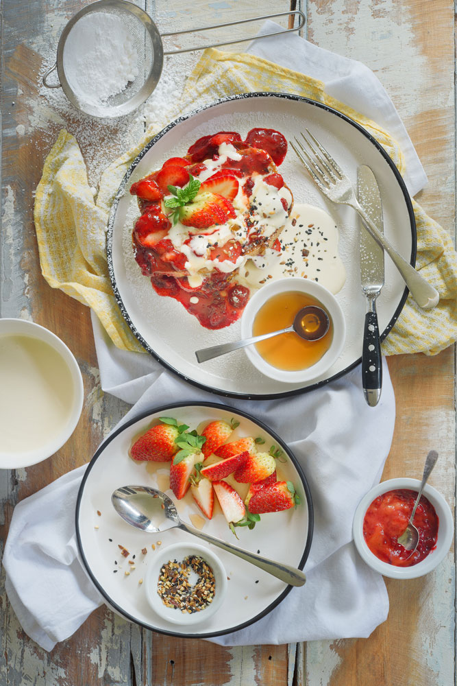 French Toast with icing sugar and sweeten cream